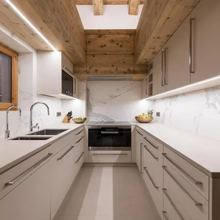 Chalet Laax: Where Adventure Meets Modern Apartment